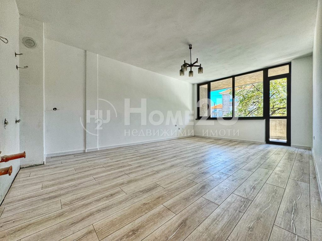 THREE-ROOM APARTMENT !!! BRICK !!! EXCELLENT LOCATION !!! — 1