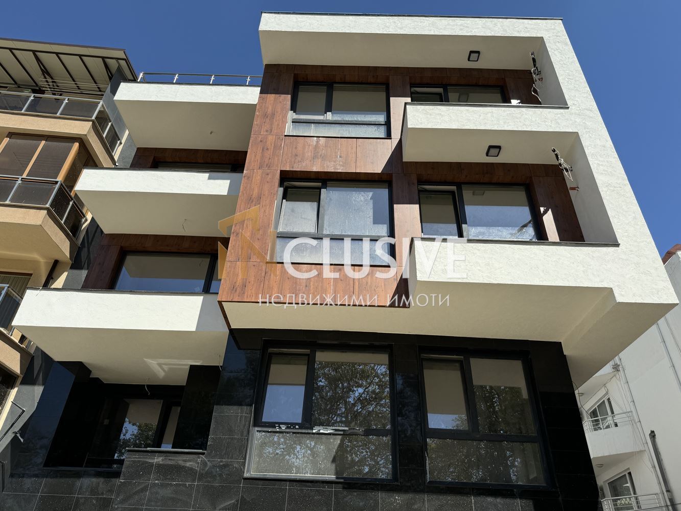 Four-room apartment in a modern building, in Briz district