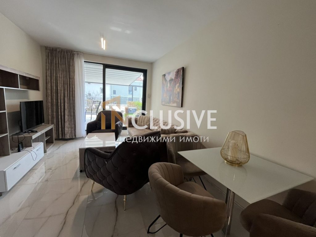 Two-room apartment with a large terrace of the English courtyard type in the “St. Nikola” district — 1