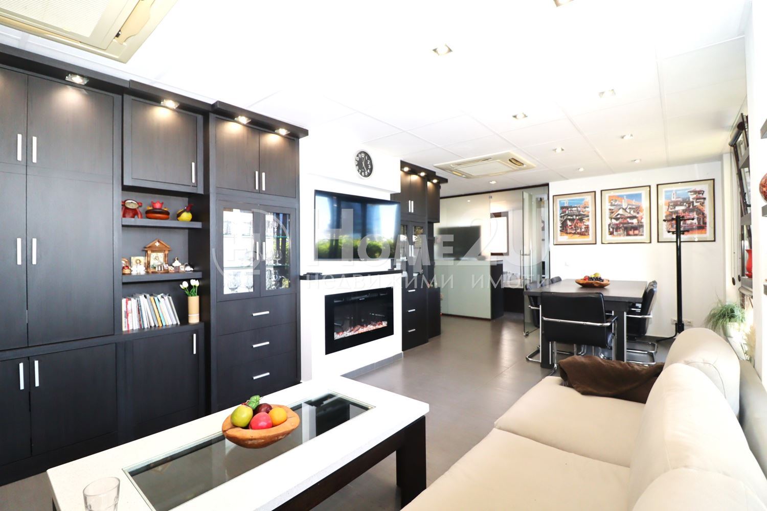 Designer furnished and equipped!! Four-room!! Excellent location!! Luxury building!!
