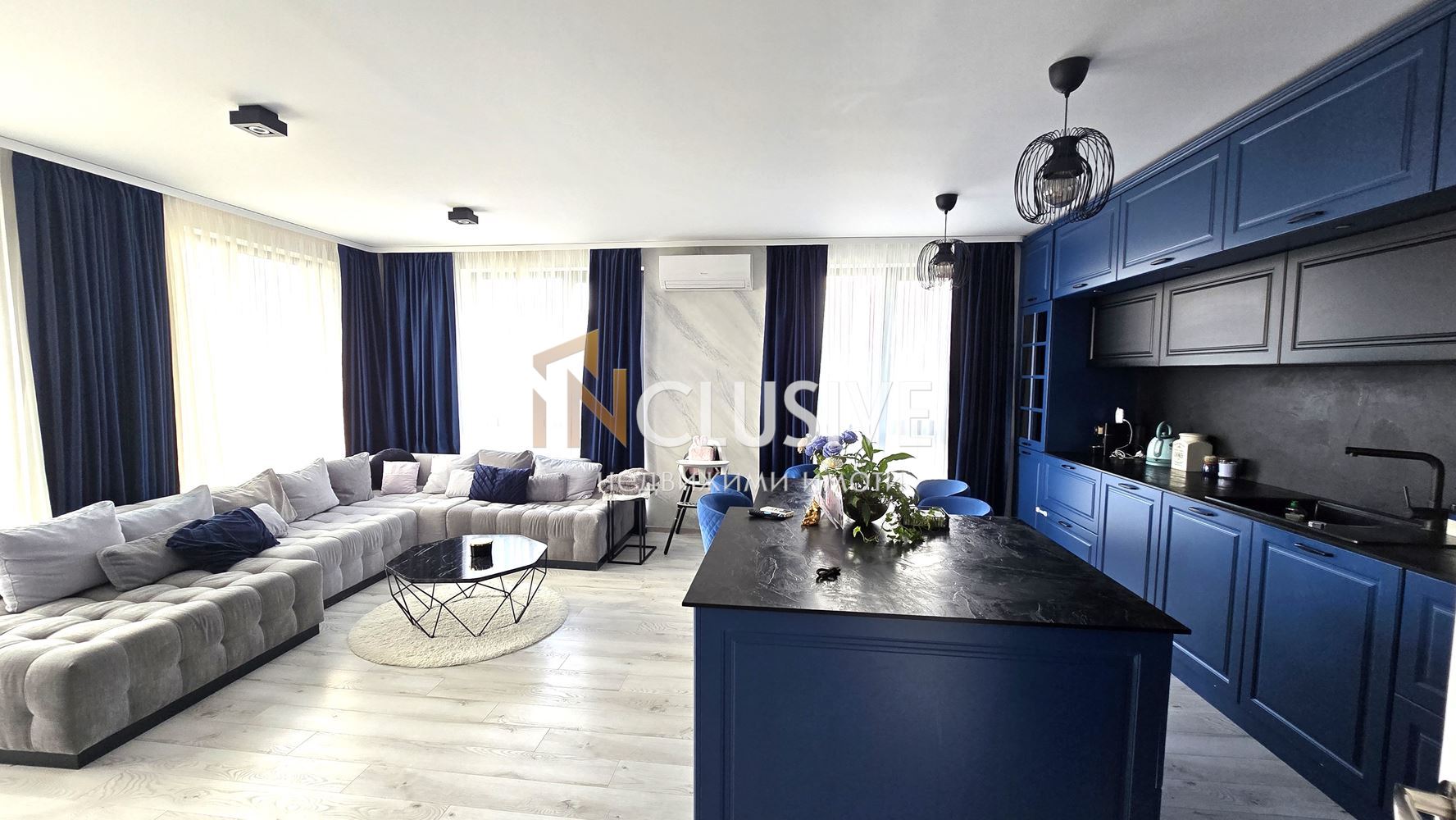 Luxury Multi-room Apartment