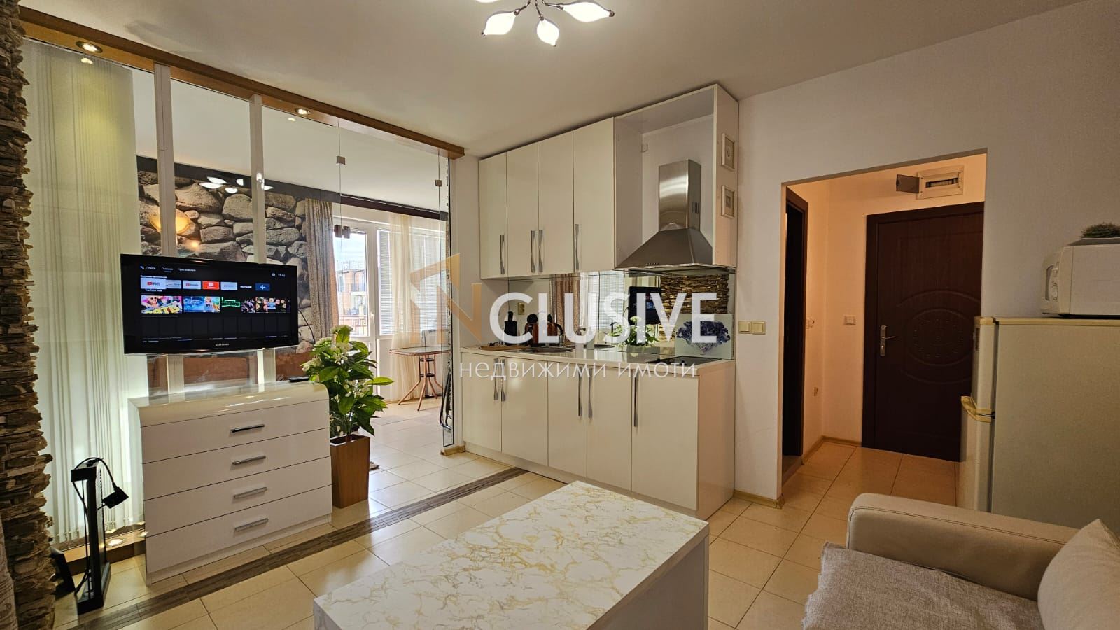 Two-room apartment in the center of Sl. Bryag