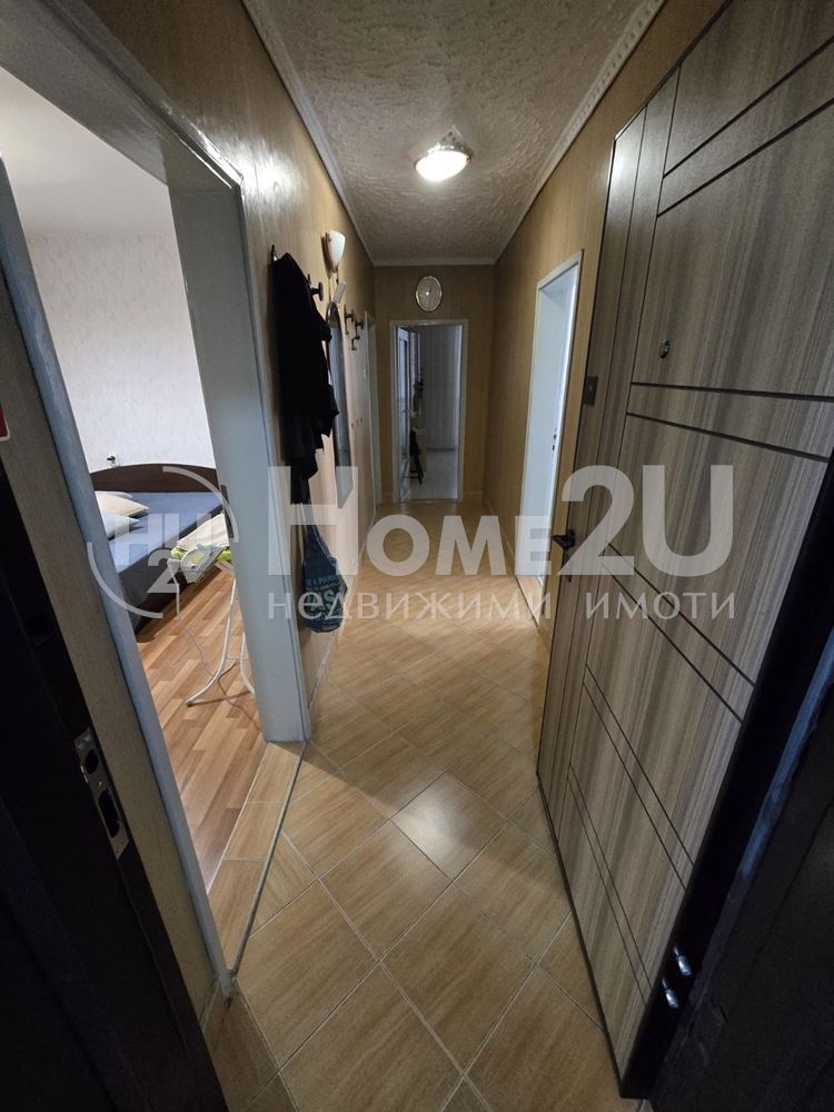 Two-story, furnished house with yard and garage in residential complex "Vazrazhdane", Yambol