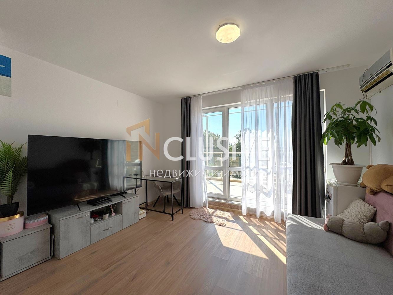 Two-room Apartment in a Complex in the Center of Sl. Bryag