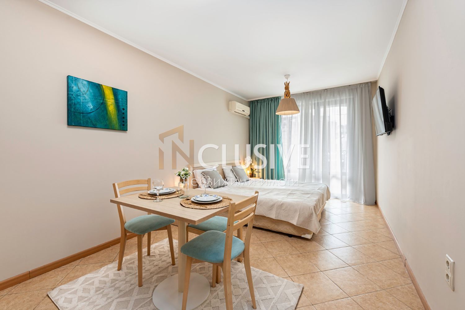 Modern studio in a prestigious complex near the beach of Sl. Bryag