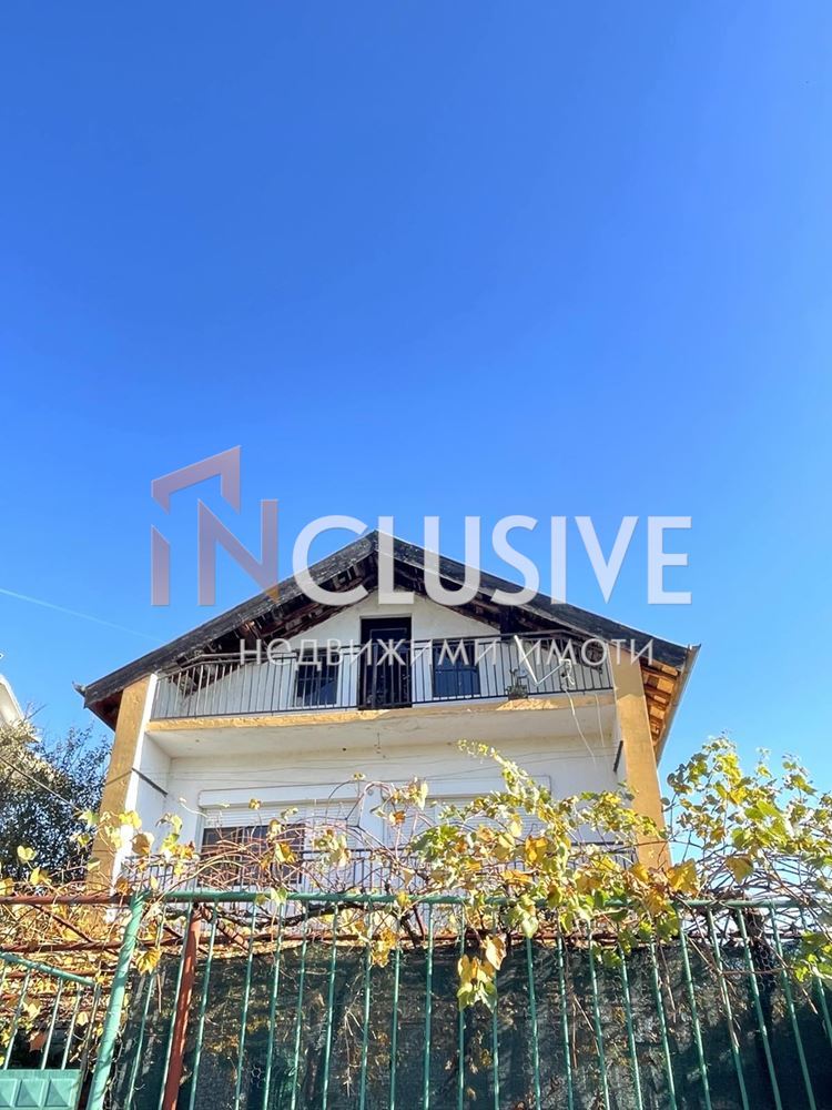 Two-story house with a massive yard!! Cherno More district, Burgas