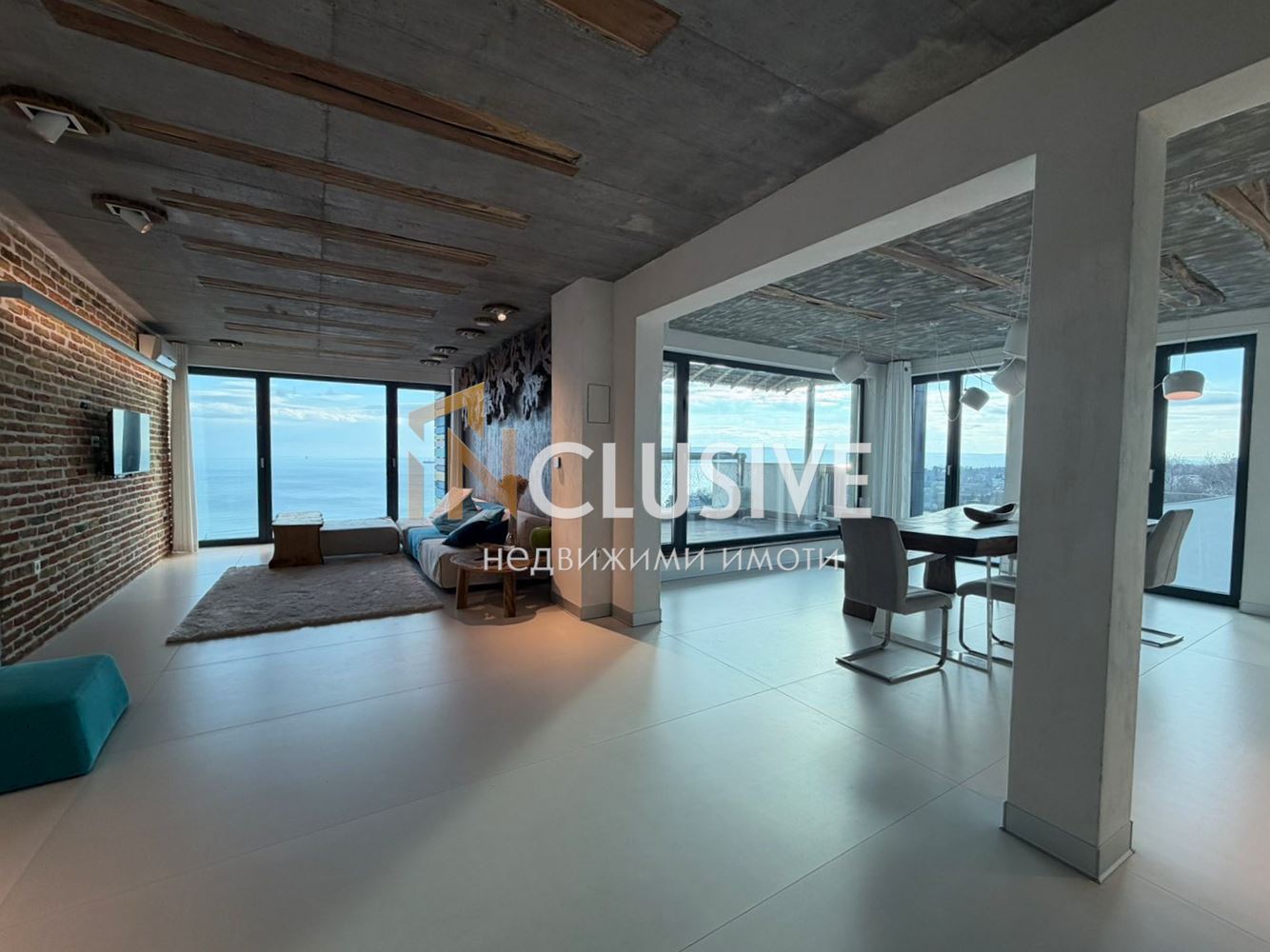 Unique designer four-room apartment with parking space in a smart building in St. Nikola area
