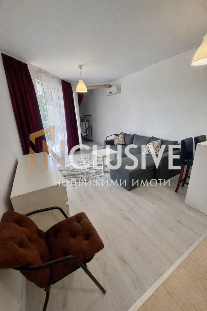 IN THE BREEZE NEIGHBORHOOD!!! FURNISHED!!! ONE-BEDROOM!!! VIEW OF A GREEN COURTYARD!!!