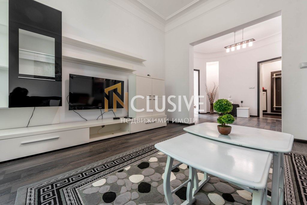 Four-room apartment for rent in the Ideal Center of Varna, near Sevastopol