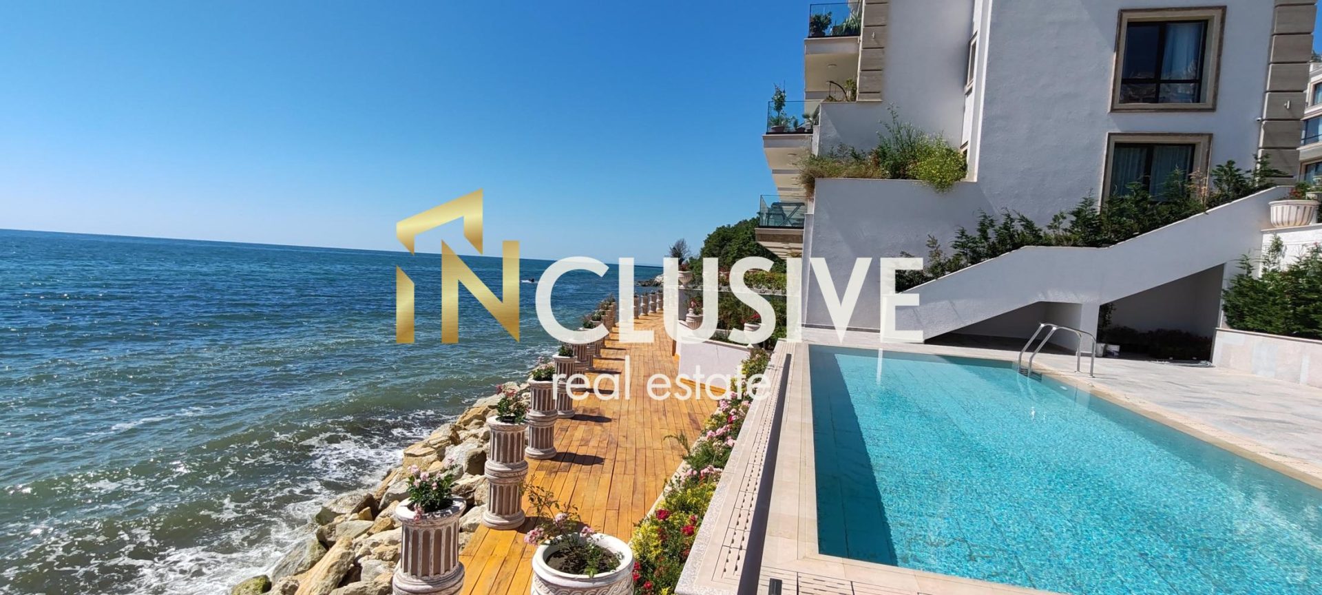 THREE-ROOM APARTMENT FOR RENT! FIRST SEA LINE! PARKING SPACE!
