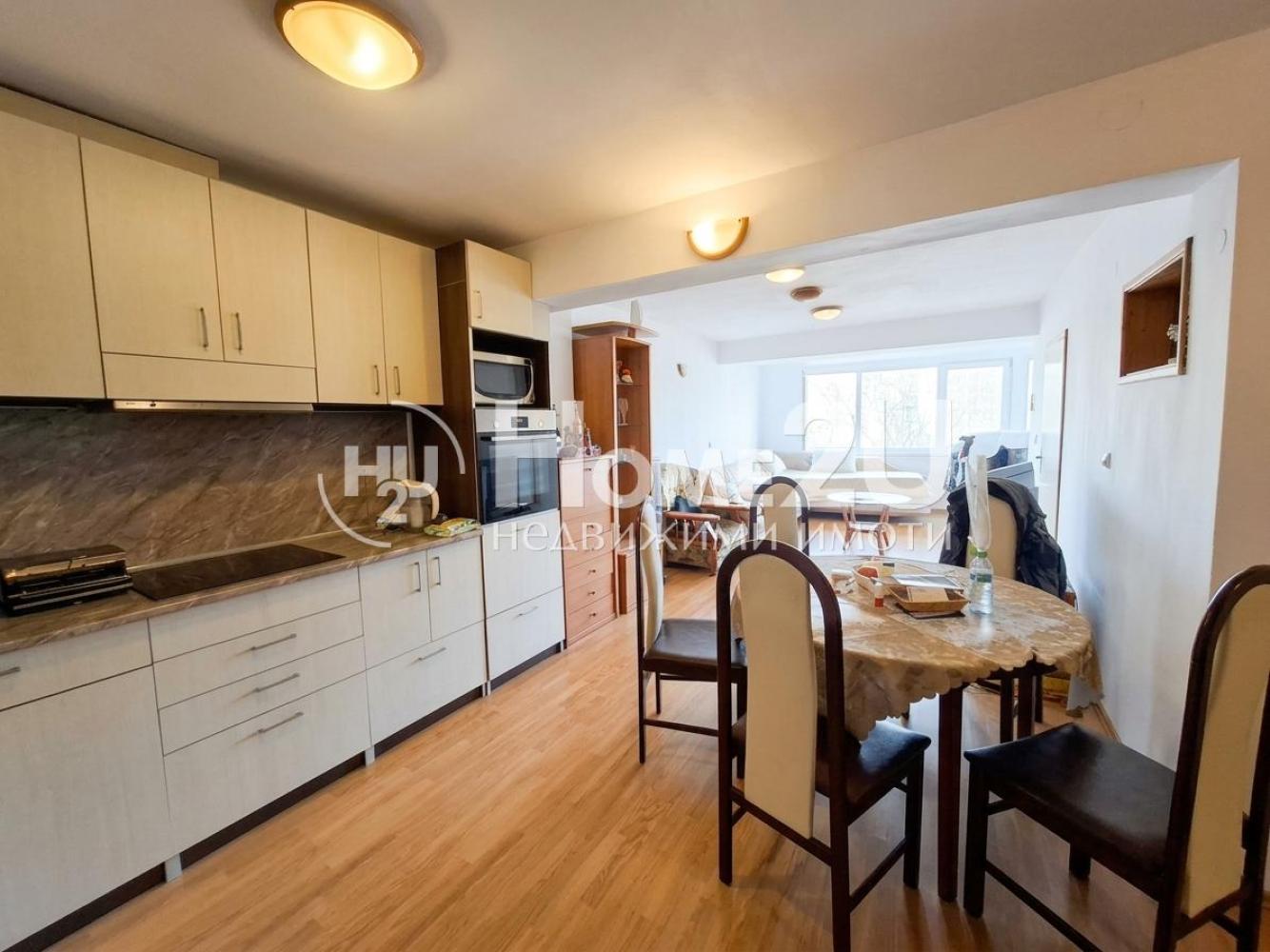 !!!LYATNO KINO TRAKIYA!!MIDDLE FLOOR!!BRICK!!BASEMENT STORAGE!!PARKING SPACE