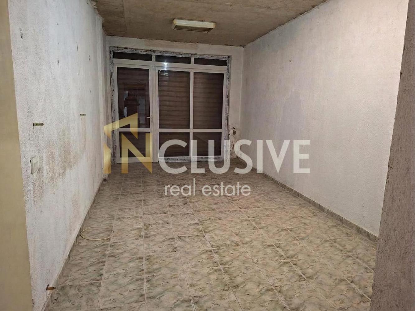 GARAGE IN THE WIDER CITY CENTER WITH WC AND WATER!