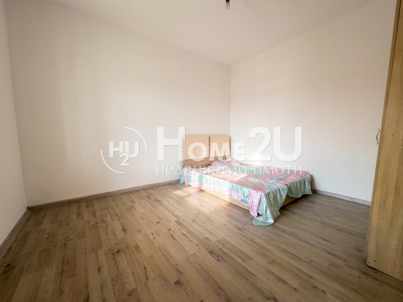 Detached house with yard in village Karadzhalovo