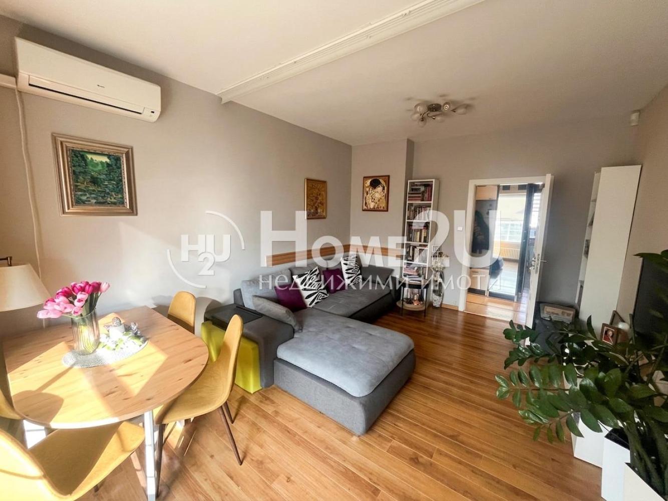 4 SEPARATE ROOMS! IMMEDIATE PROXIMITY TO A KINDERGARTEN AND SCHOOL! READY TO MOVE IN!