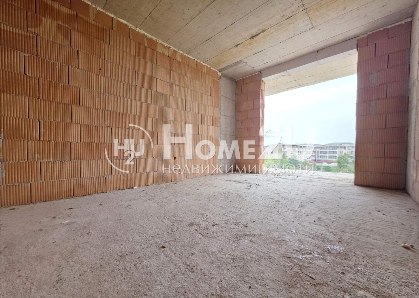 2-room apartment! Gated complex! Act 14!
