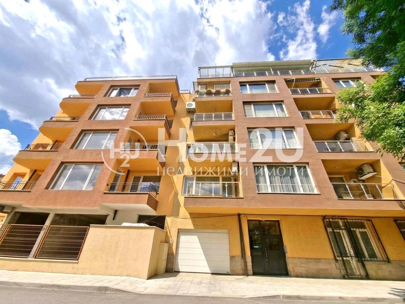 Huge 3-room apartment