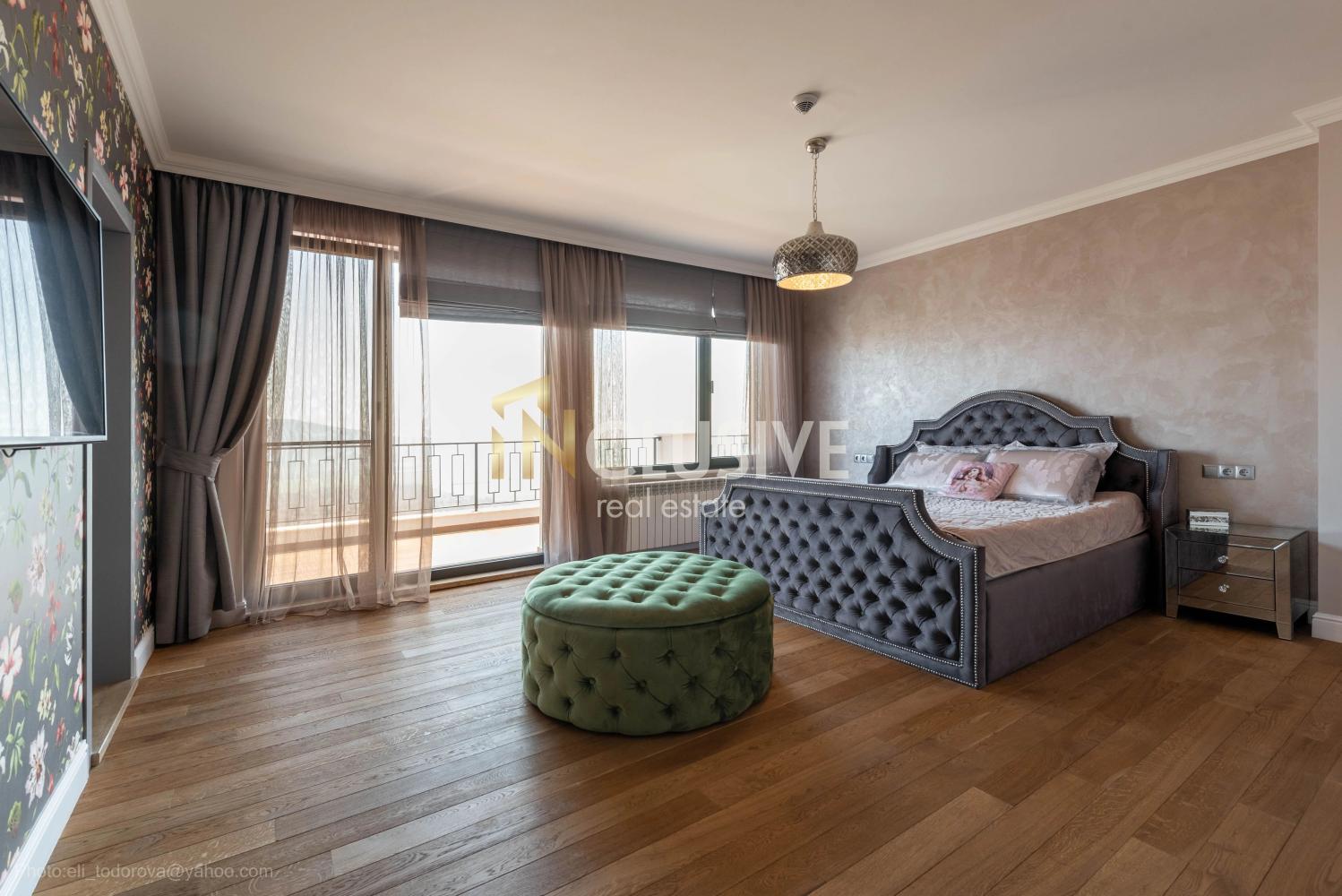 Luxurious house with 4 bedrooms, spacious living room, 25 minutes by car from Varna