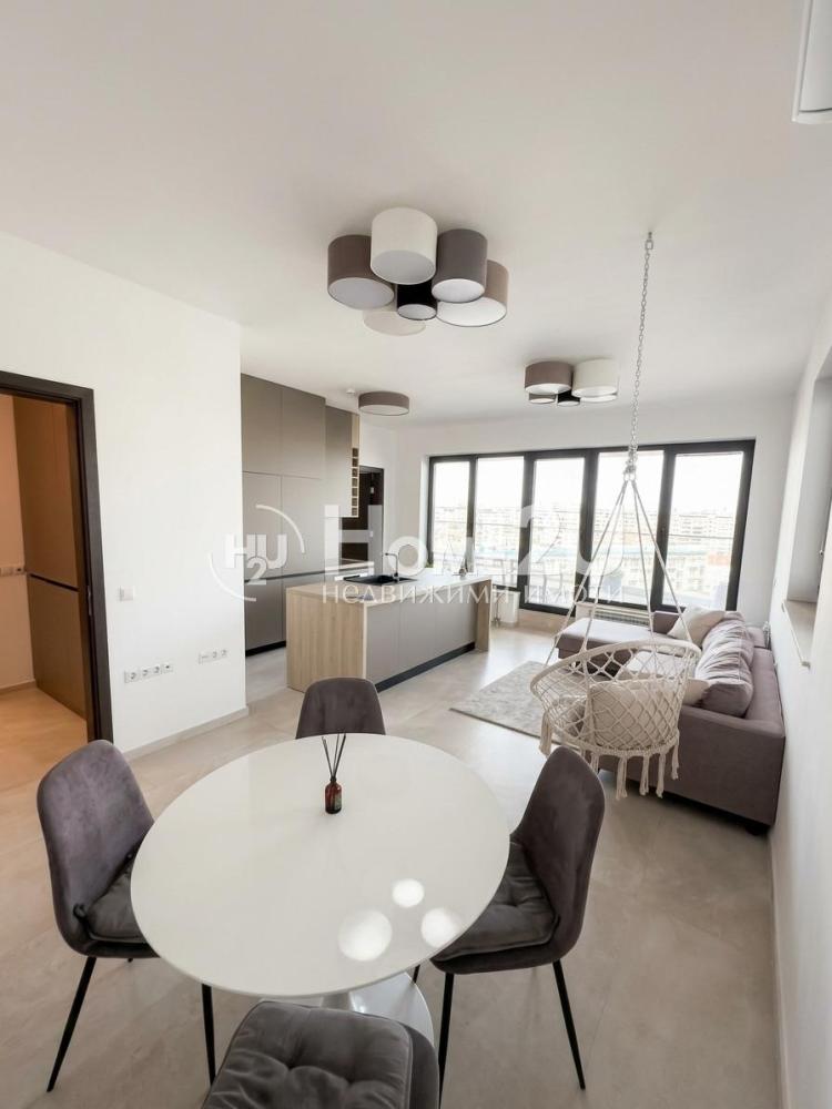 Modern 3-room apartment in Lazur “Flora Panorama” with a parking space included in the price!