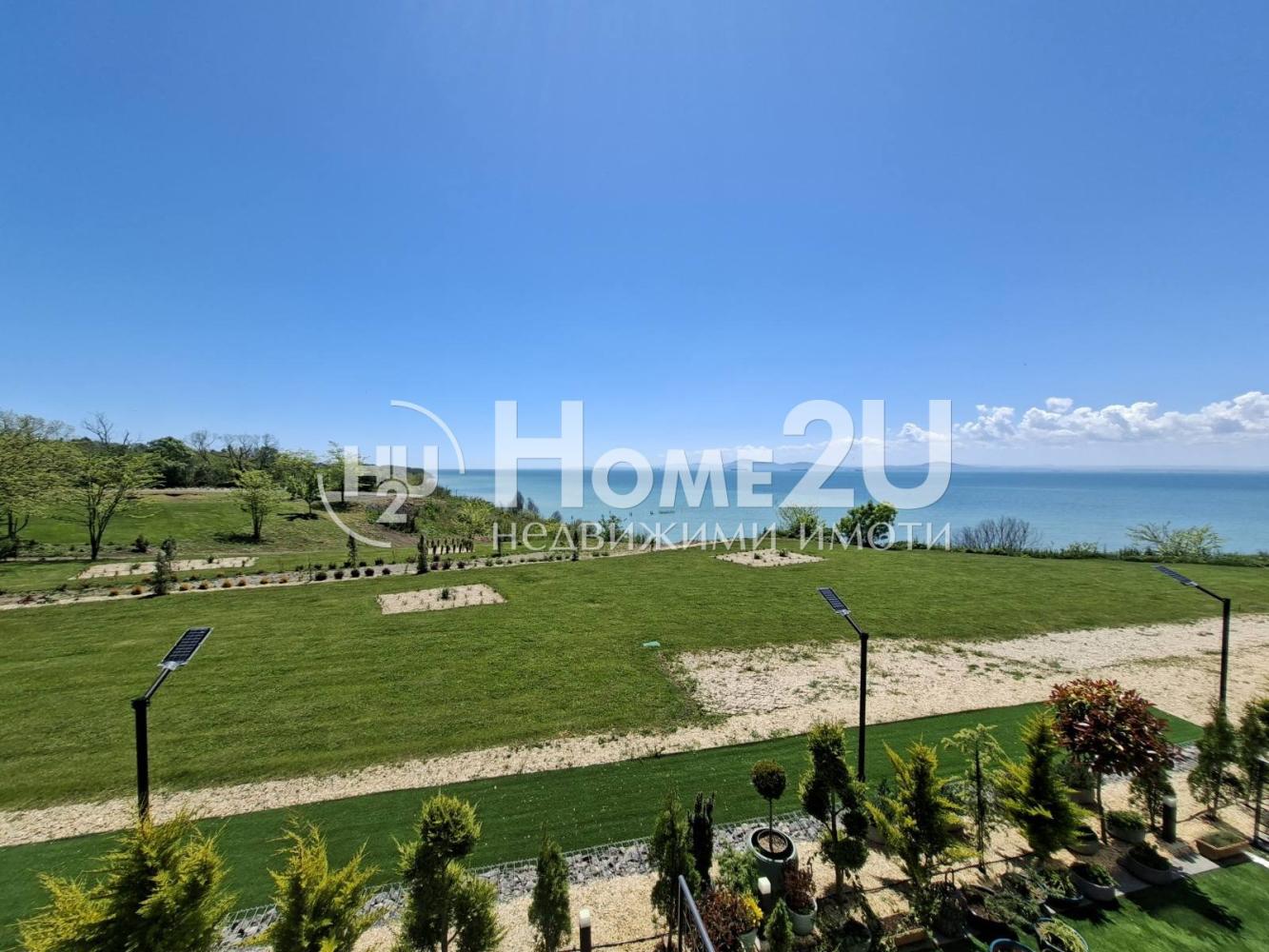 PANORAMIC sea view! Three-room apartment! Luxury building!