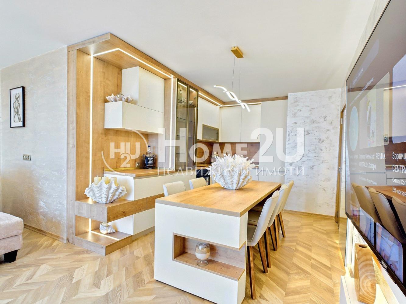 An incredible apartment awaits its first tenants! Parking space included in the price!
