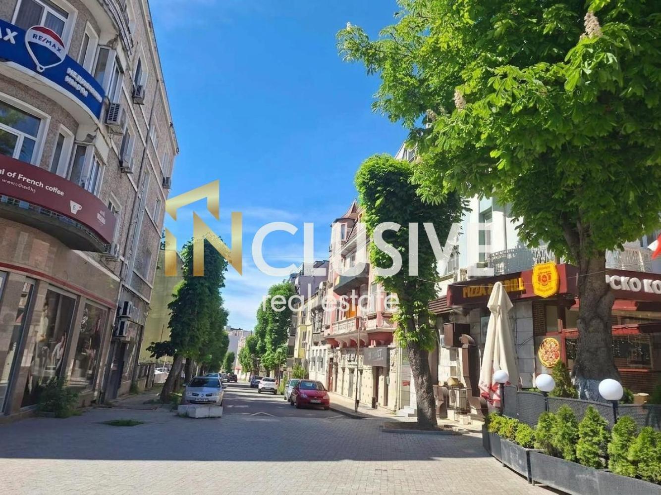 SHOP FOR RENT ON THE CENTRAL SHOPPING STREET NEAR THE PEDESTRIAN ZONE OF BLVD. 'KNYAZ BORIS'!