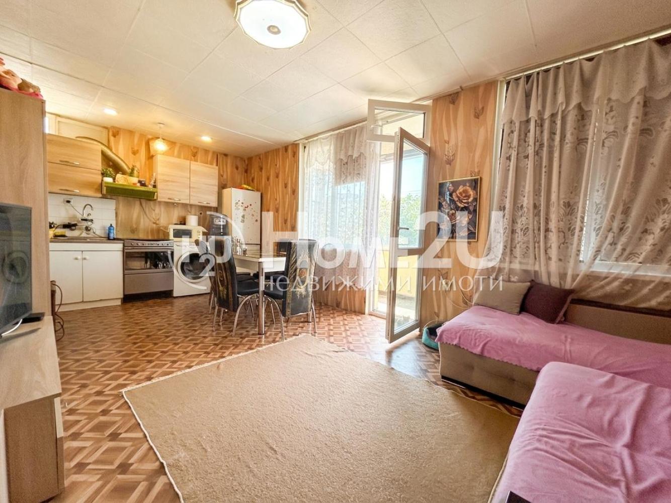 ! TWO-BEDROOM APARTMENT ! SPACIOUS ROOMS !