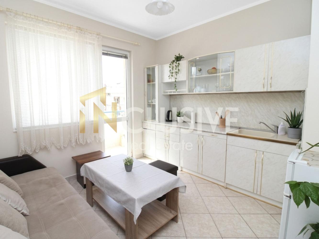 South-facing! 3 separate rooms! 5 minutes from Botev Stadium!