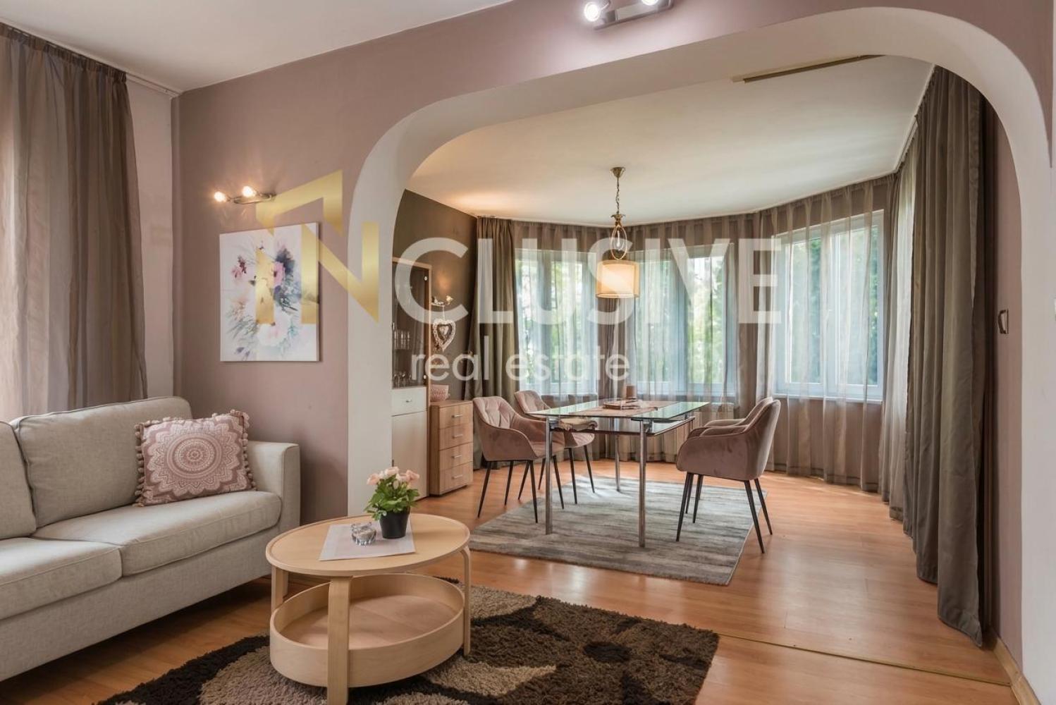 Four-bedroom floor of a house with sea panorama and a parking space in kv. Briz