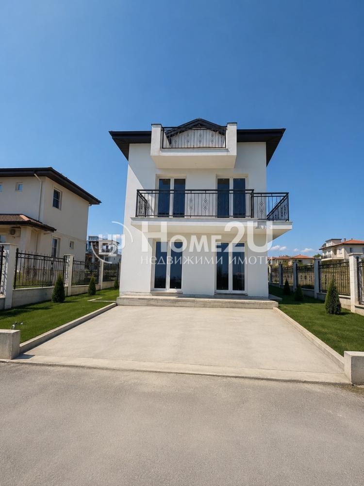 DETACHED HOUSE IN LOZENETS – ONLY 200 METERS FROM HACIENDA BEACH!