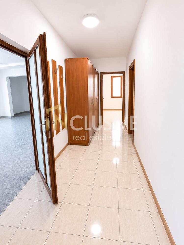 Продава 2-стаен с 3 отделни помещения в кв. Кършияка