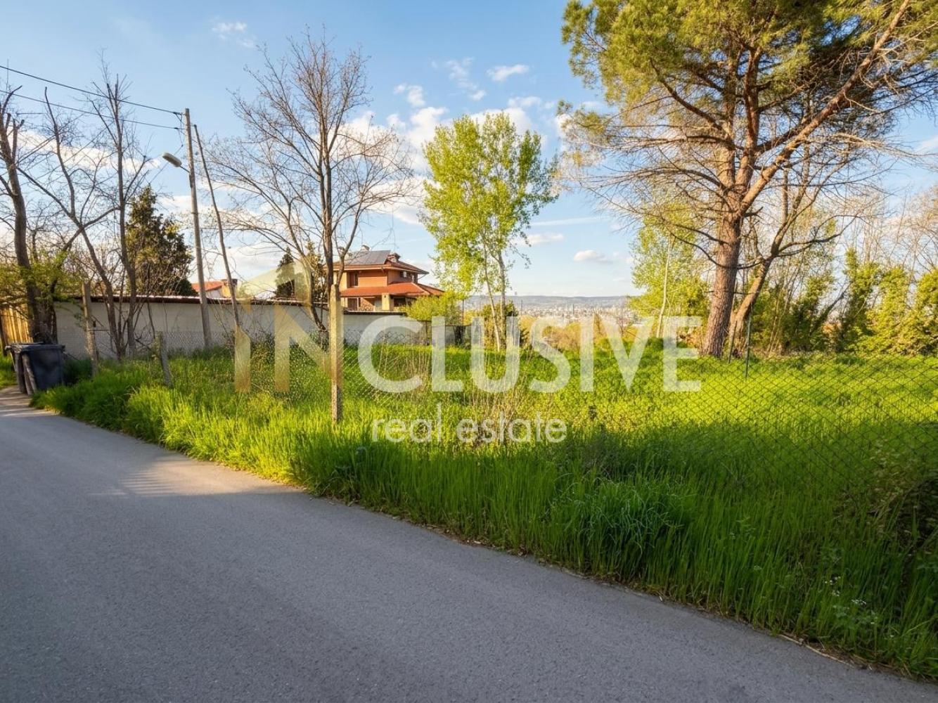 Plot with sea view meters from the beach in Asparuhovo district