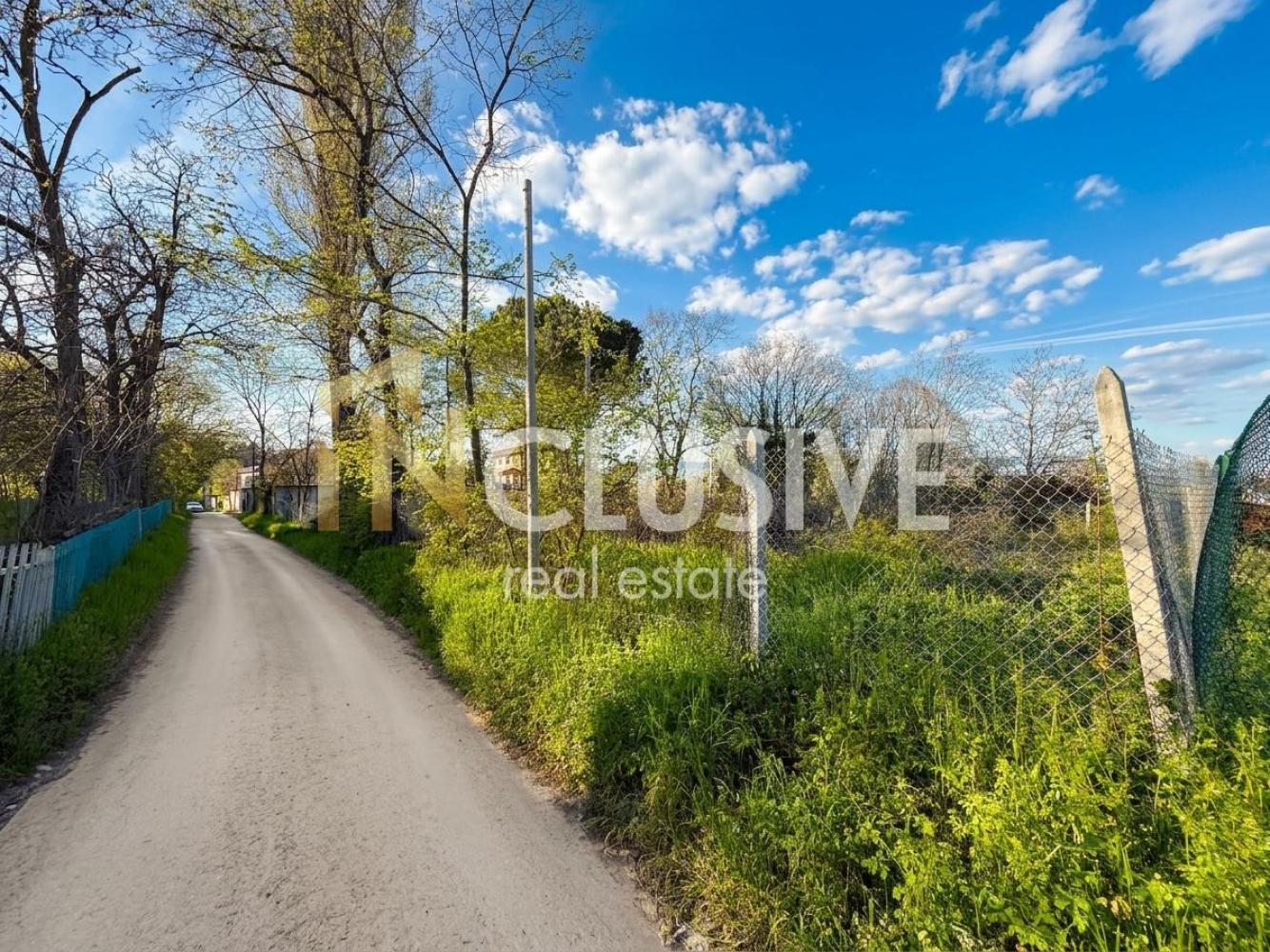 Plot with sea view meters from the beach in Asparuhovo district