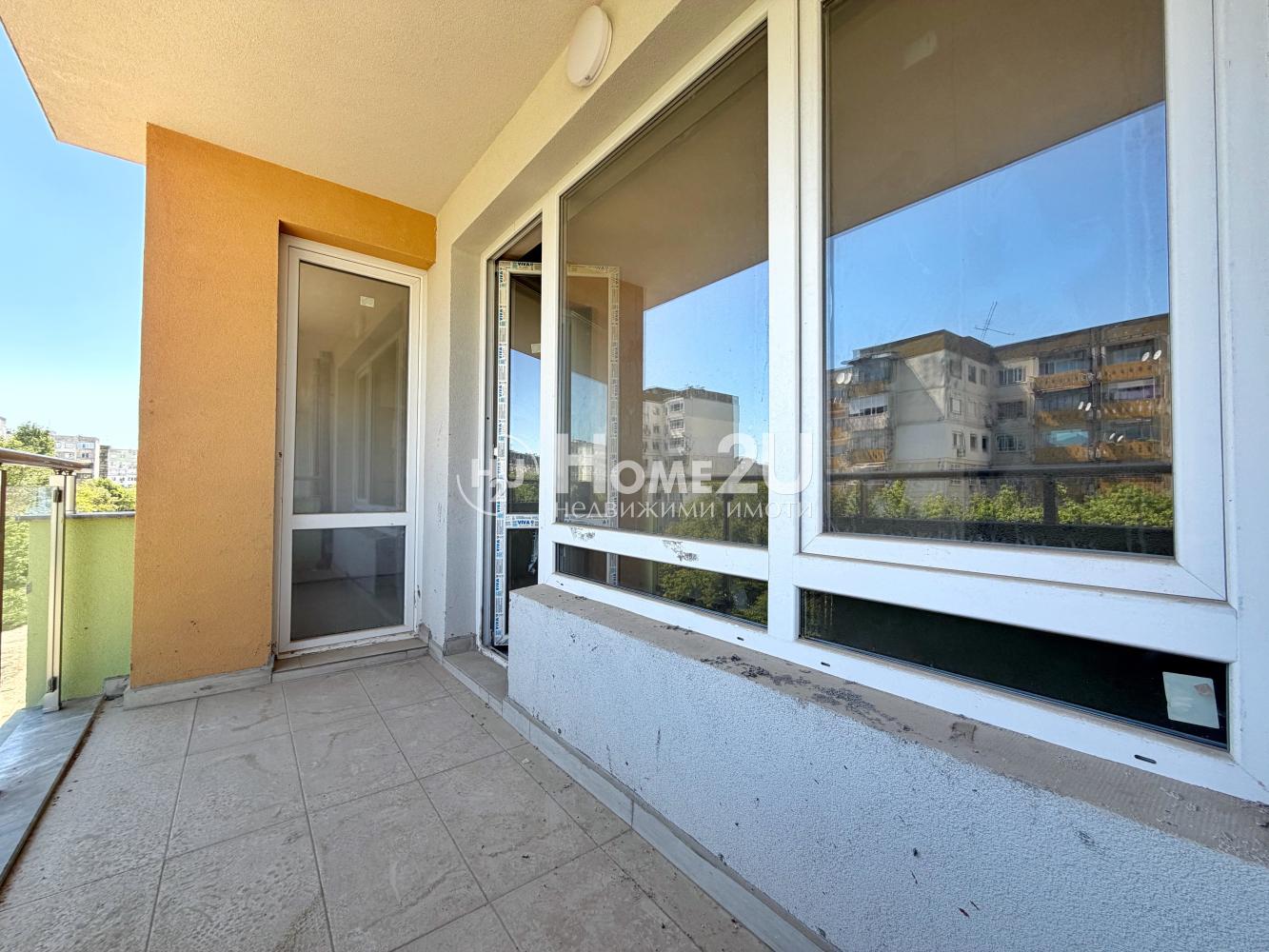 Middle floor! Inner apartment!