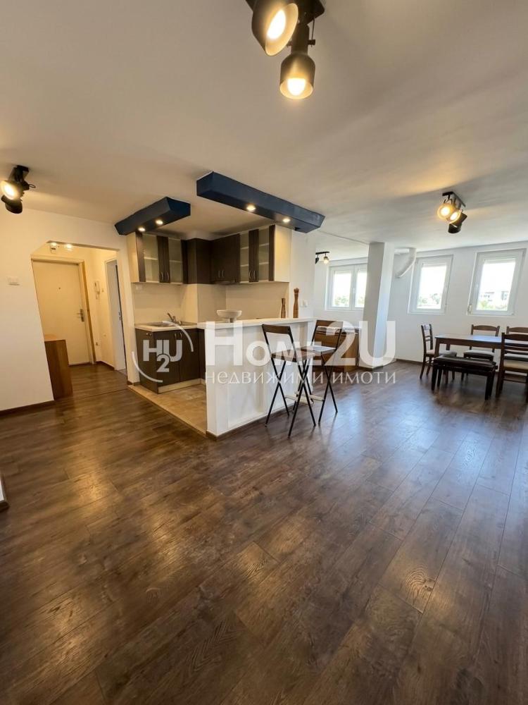 One-bedroom property with a large enclosed terrace