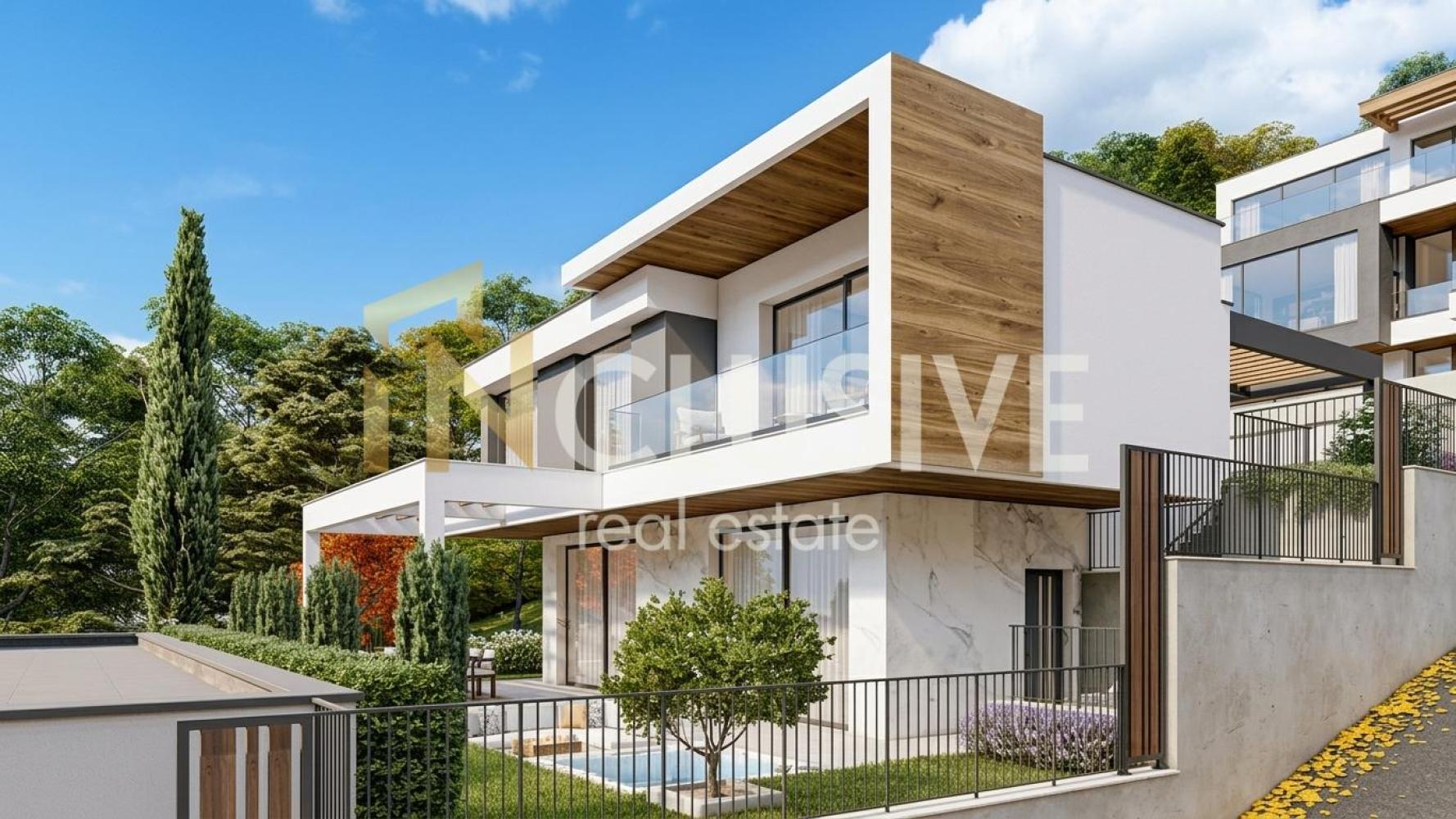 House with an unobstructed sea panorama close to the city