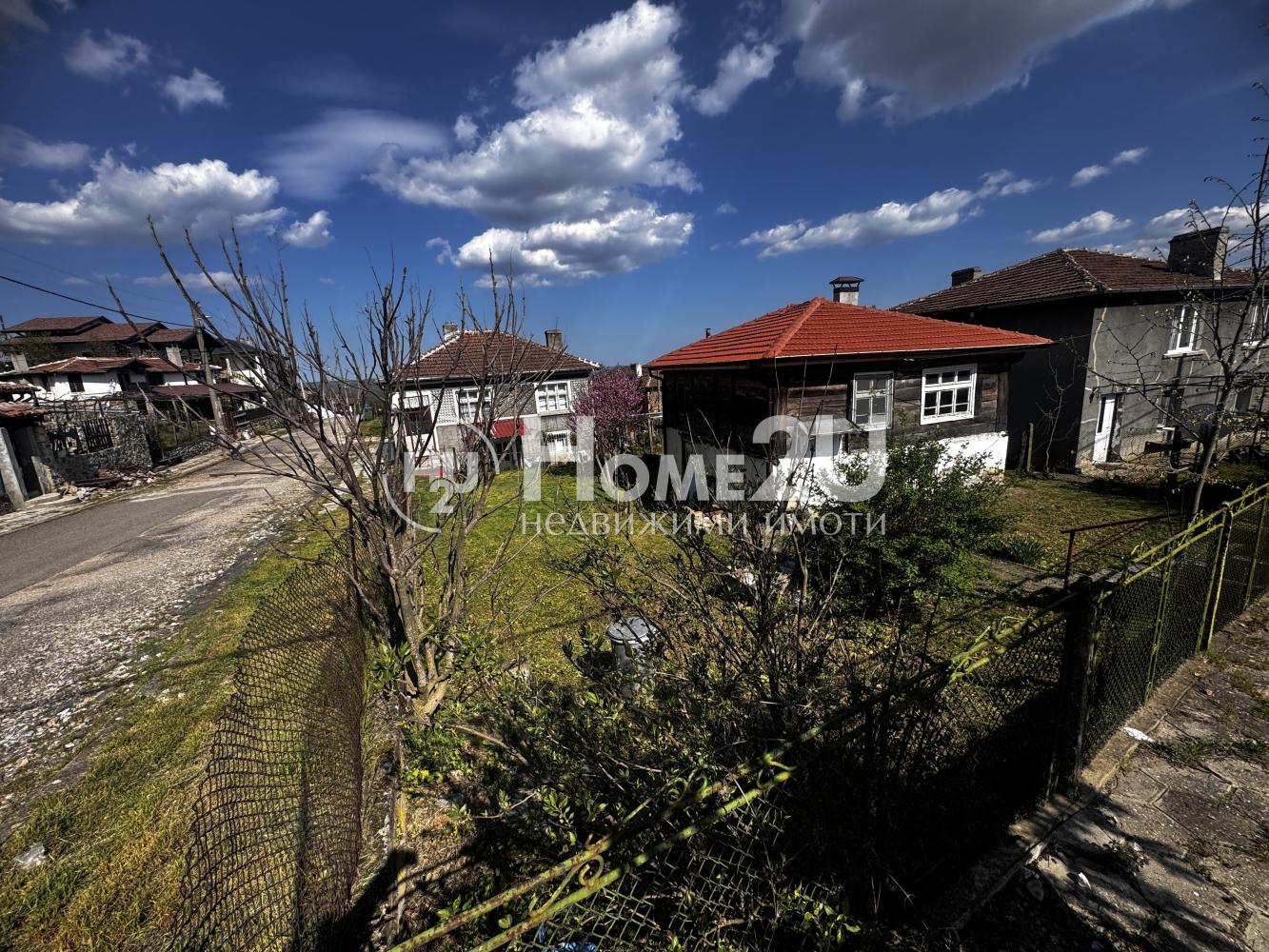 Single-story house in the center of Gramatikovo!
