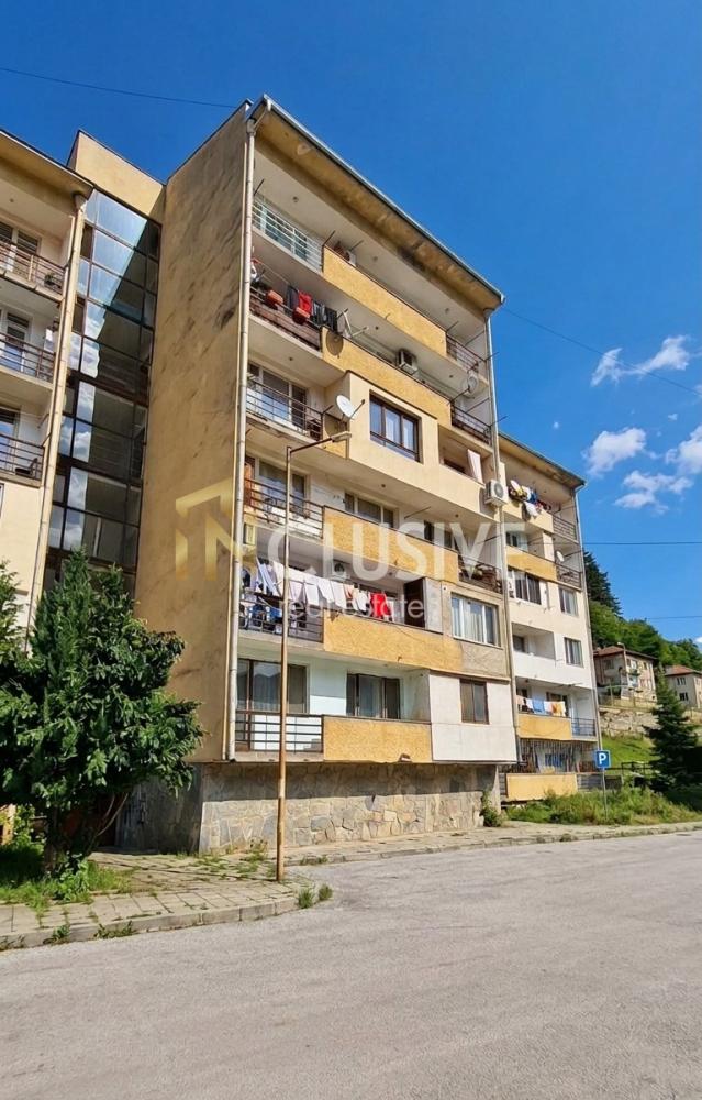 Three-room brick apartment in a TOP location in Ustovo district, Smolyan
