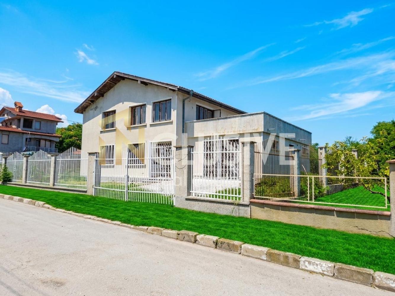 Two-storey house with sea panorama, your new home in the town of Byala