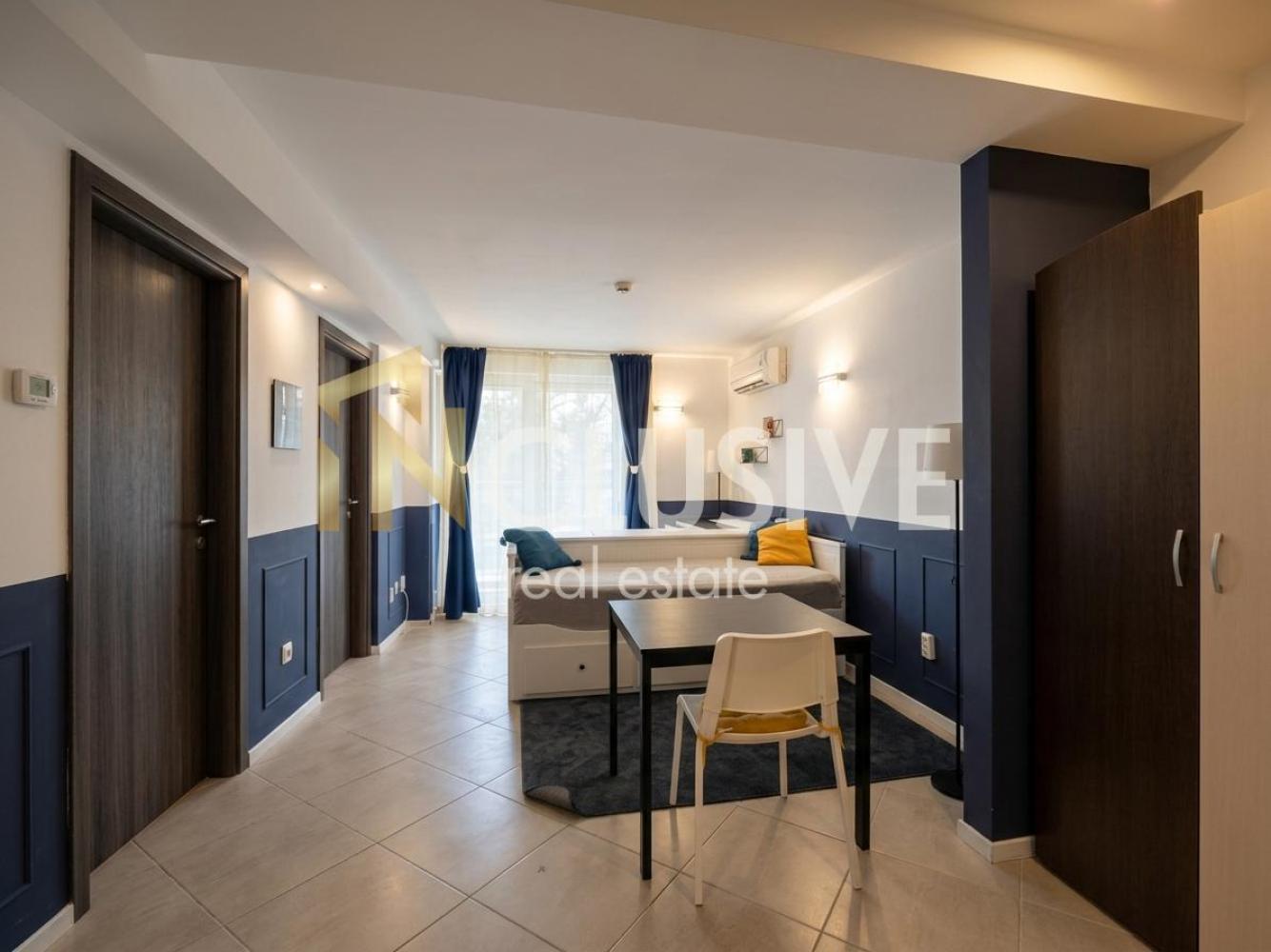 Studio in a gated complex with a swimming pool in Golden Sands resort