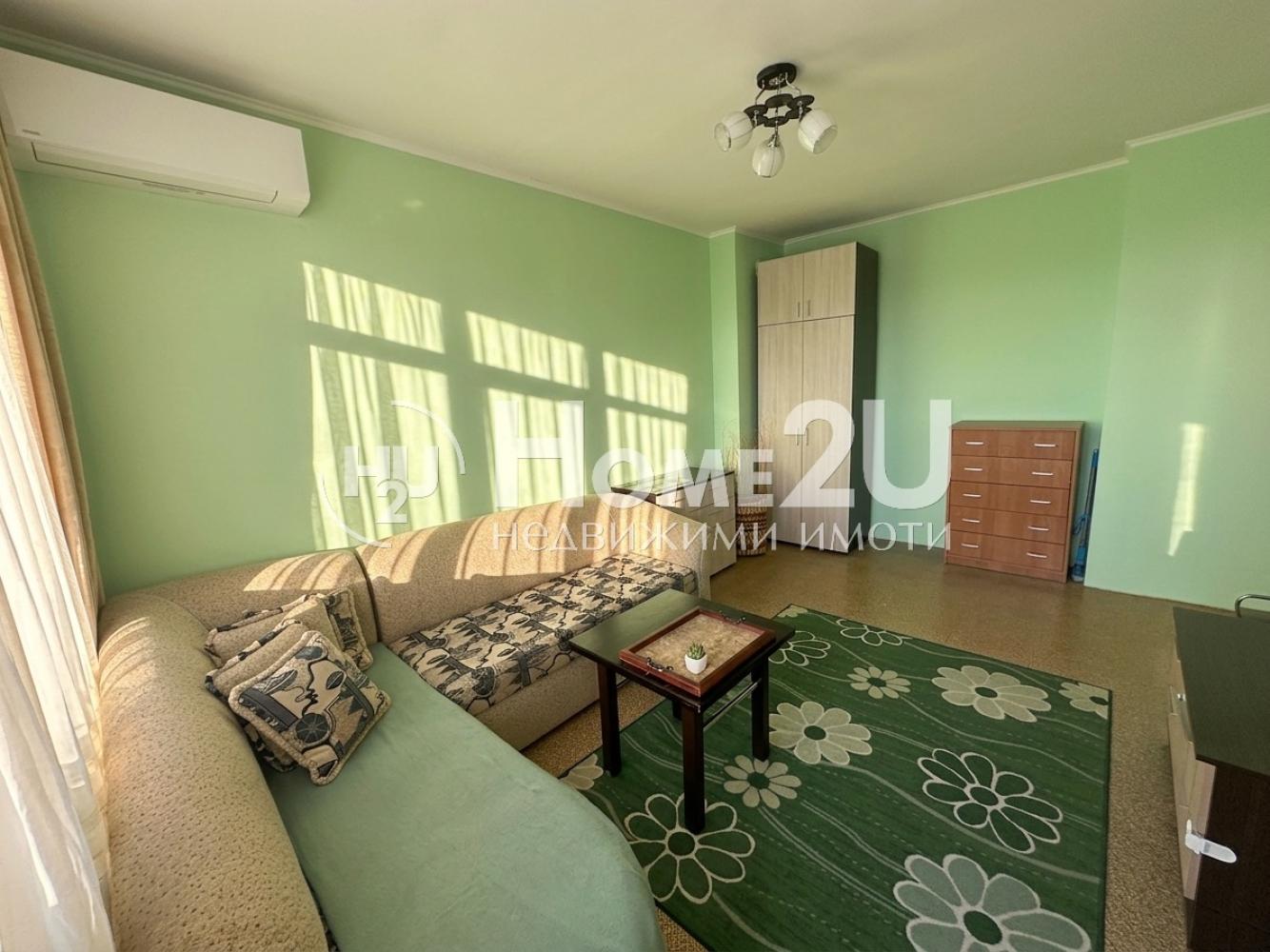 Two-room apartment near the park in zh.k. Slaveykov