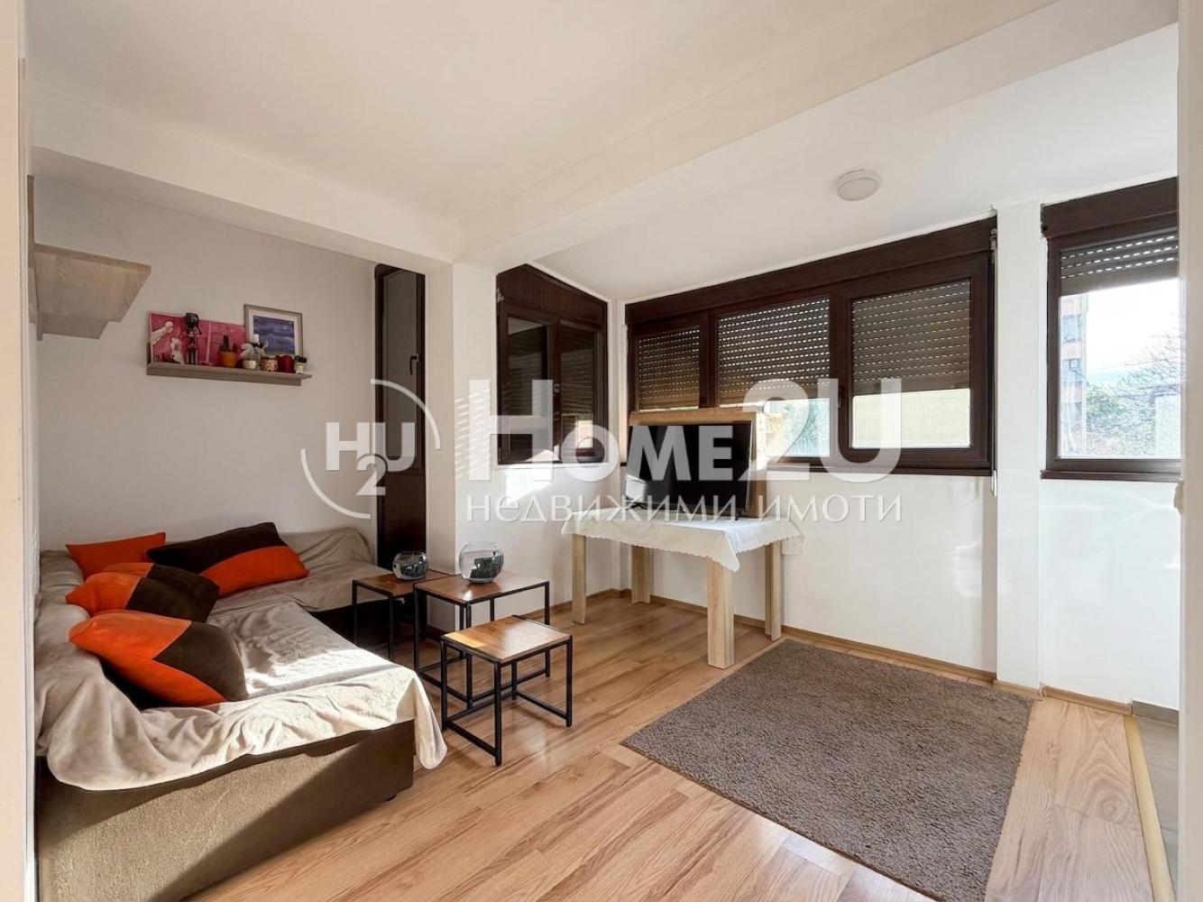 TWO-ROOM APARTMENT! CITY CENTER! SMALL BUILDING WITH 7 APARTMENTS!