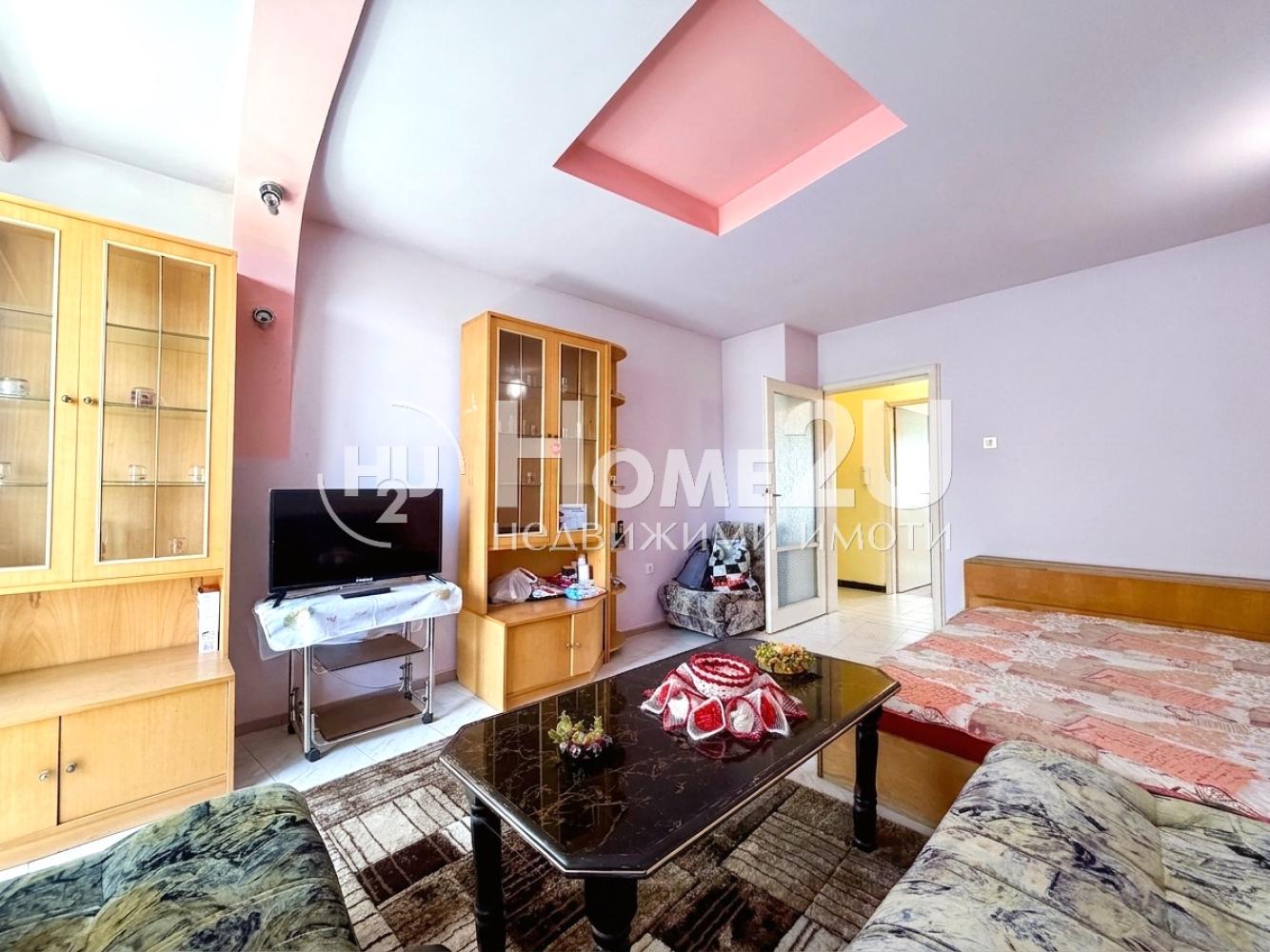 THREE SEPARATE ROOMS IN SMIRNENSKI! PANORAMIC VIEW! REAL AREA! REPLACED WINDOWS! RENOVATED ROOF!
