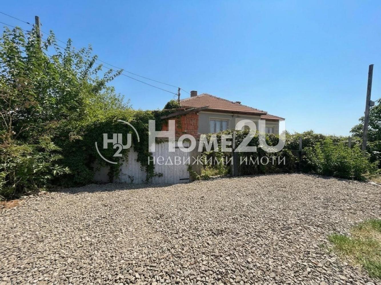 !!! PROPERTY METRES FROM THE SEA SHORE !!!