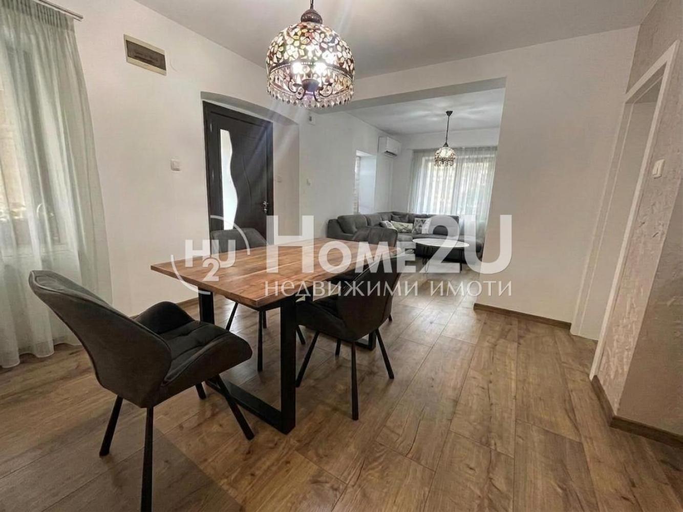 🏡 FOR SALE – Floor of a house in the town of Sredets, next to the Sports Hall