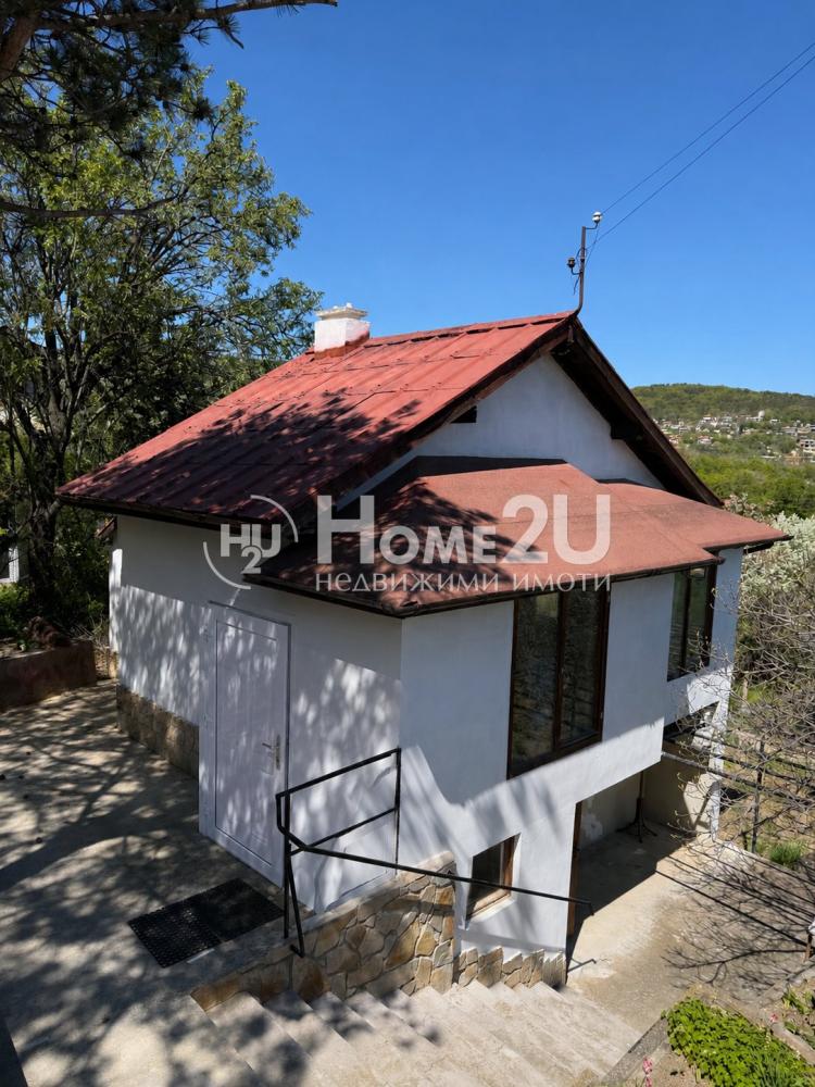 Townhouse with Yard, Sea Panorama and Year-Round Access in Vinitsa District!