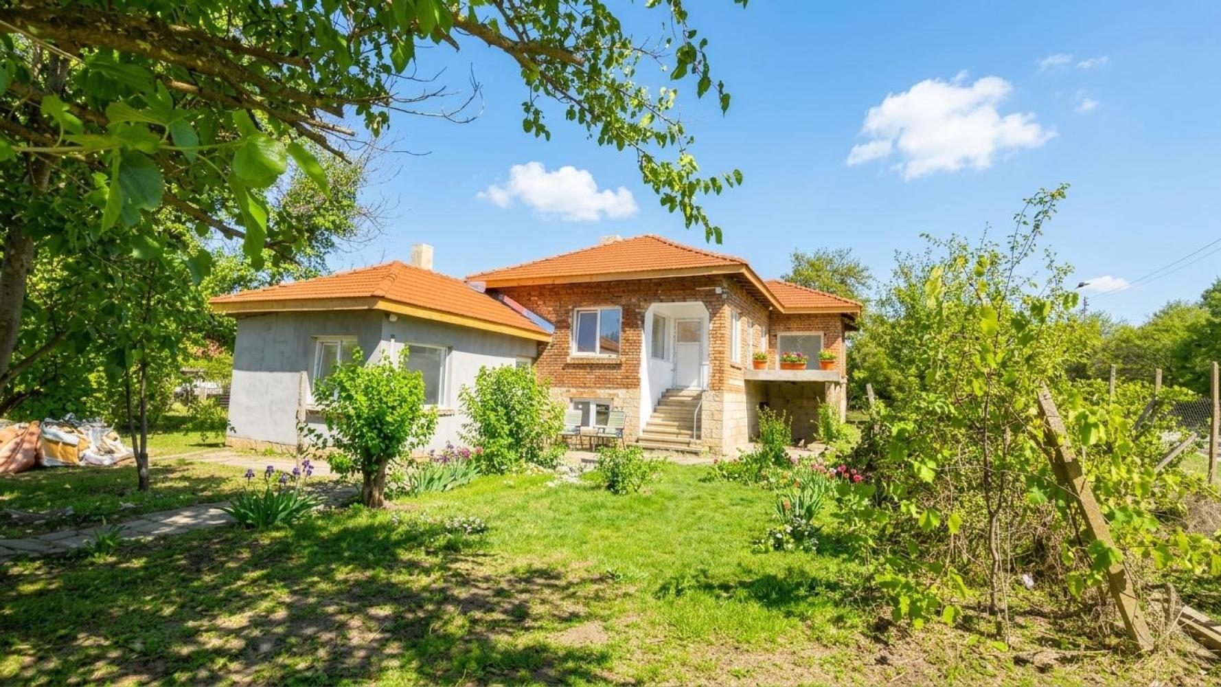 AFTER RENOVATION! GFA 120 SQ.M.! 2300 SQ.M. YARD! 40 MINUTES FROM VARNA! PANORAMIC VIEW!