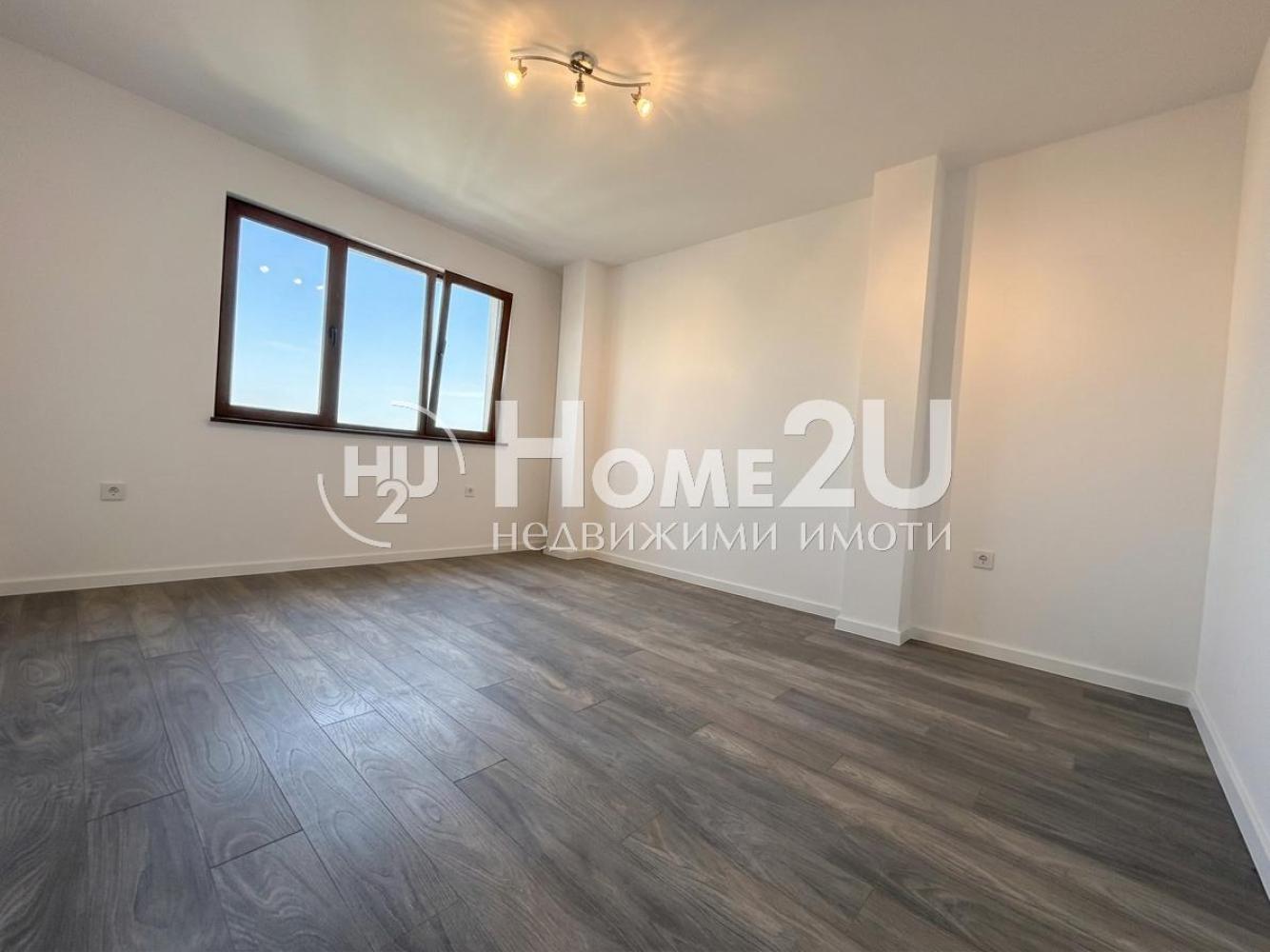 3-ROOM! 80 SQ.M! AFTER RENOVATION! SOUTH-FACING! PANORAMA! MID-FLOOR! METERS FROM THE CITY CENTER!