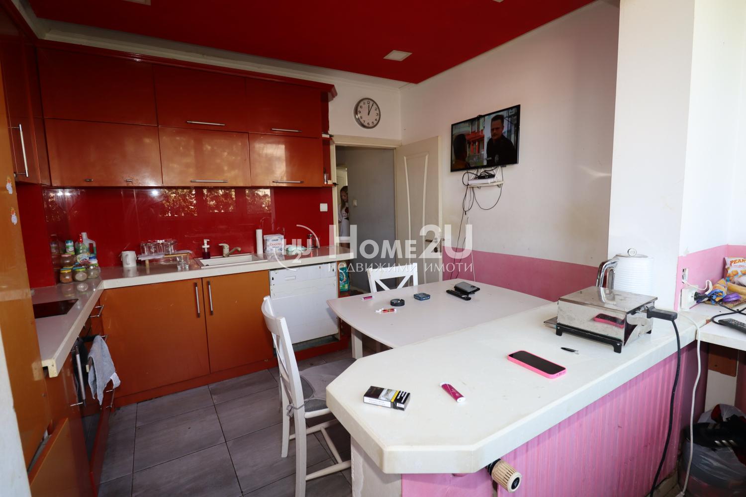 !!! MID-FLOOR !!! THREE-ROOM !!! FOR RENOVATION !!!