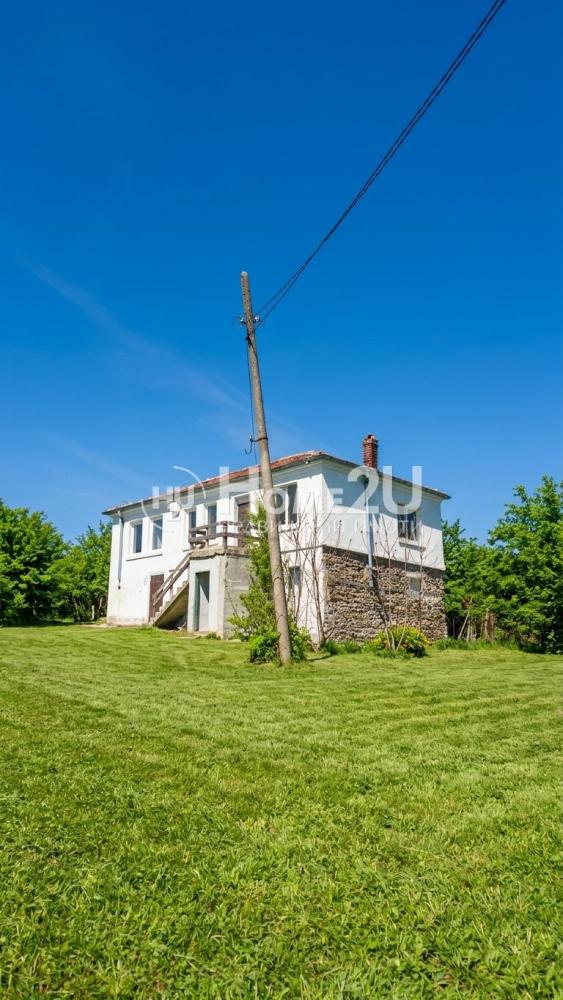 Renovated two-story house with 7 bedrooms, turnkey, €618/sq.m