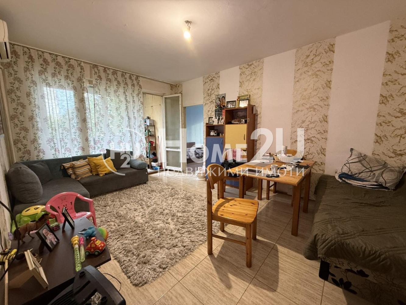 !!THREE SEPARATE ROOMS! SOUTHERN!! POSSIBILITY OF RECONFIGURATION!!